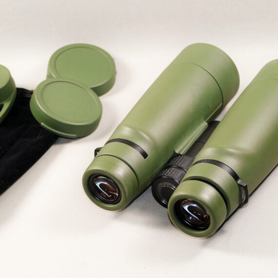 Leica 12x50 Ultravid Green Mint- Binocular with caps and case / Free shipping