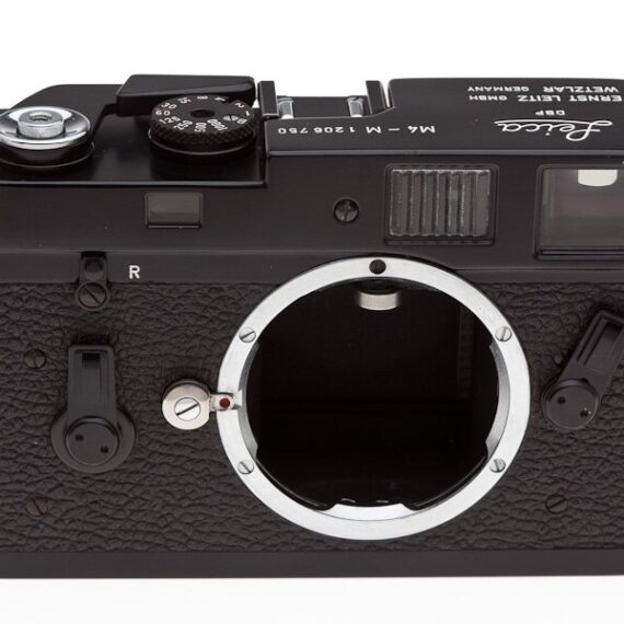 Leica M4-M black paint camera Sold w/ Leica  NY motor Mint-