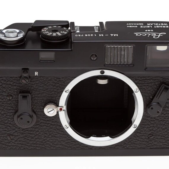 Leica M4-M black paint camera Sold w/ Leica  NY motor Mint-