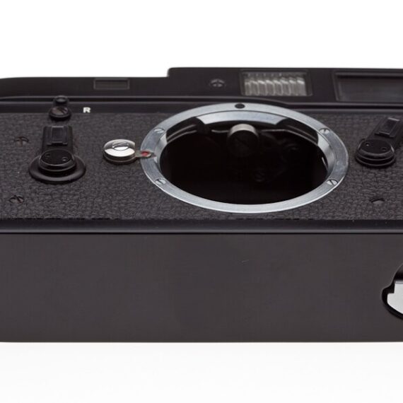 Leica M4-M black paint camera Sold w/ Leica  NY motor Mint-