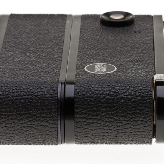 Leica M4-M black paint camera Sold w/ Leica  NY motor Mint-