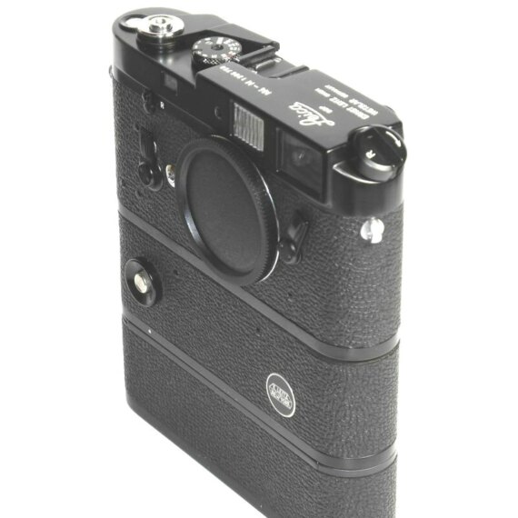 Leica M4-M black paint camera Sold w/ Leica  NY motor Mint-