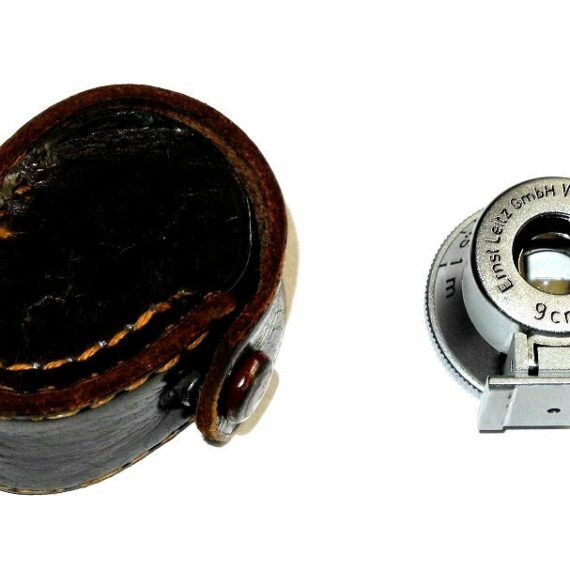 Leica  90mm Chrome finder "SGVOO" with Leica case Mint-