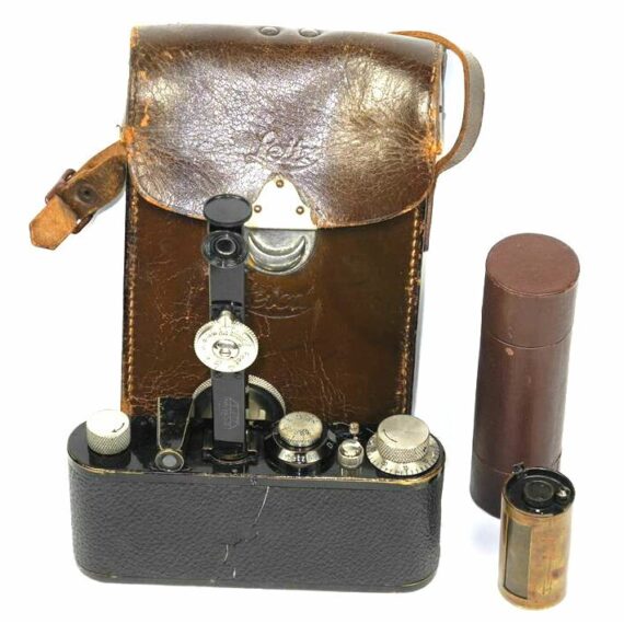 Leica IA Nr. 17525 with original case, rangefinder and film cassette in box Nice vintage set /SOLD