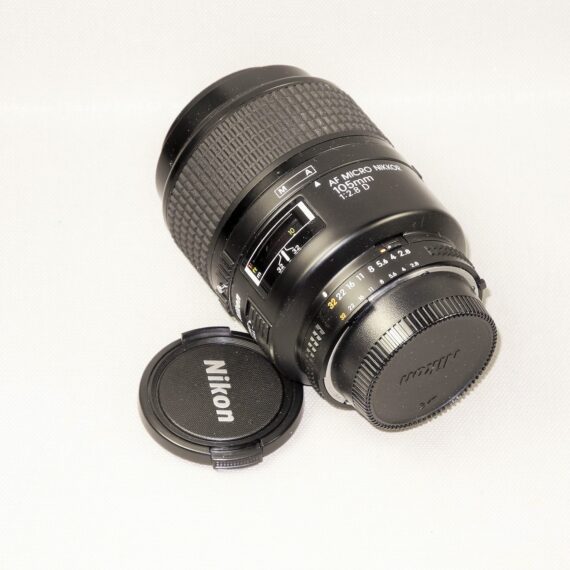 Nikon 105/2,8 Micro-Nikkor AF D lens Sold with filter & caps Mint-