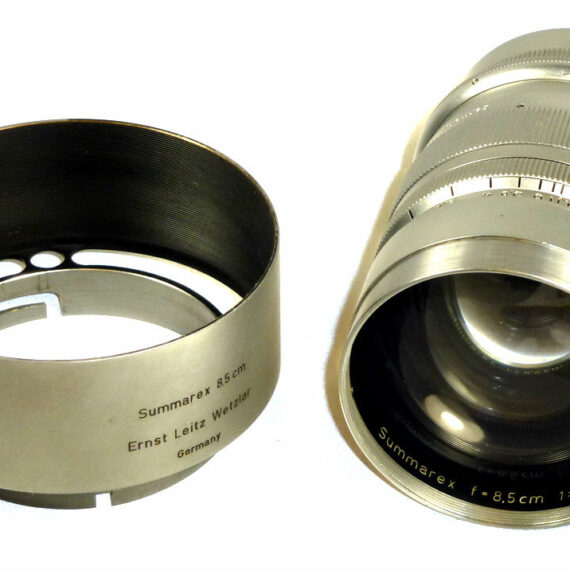 Leica 85/1,5 Summarex (SM) silver lens with Leica 8,5cm finder with case,hood,caps,filter and leather case Ex+/++ Nice Rare lens SOLD