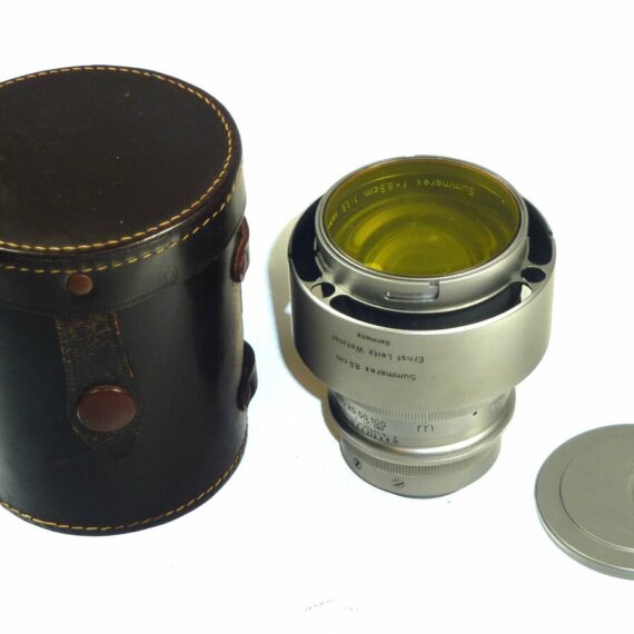 Leica 85/1,5 Summarex (SM) silver lens with Leica 8,5cm finder with case,hood,caps,filter and leather case Ex+/++ Nice Rare lens SOLD