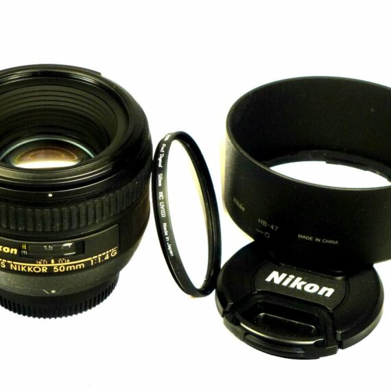 Nikon 50/1,4 G AF-S Nikkor SWM lens sold w.hood,filter & caps Mint- /In Stock
