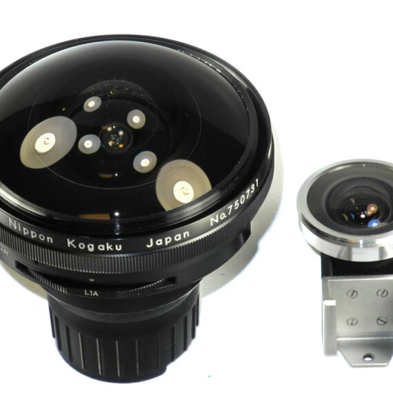 Nikon 7,5mm f5,6 Fish-Eye Nikkor with metal finder & caps Ex++ / call or email to order