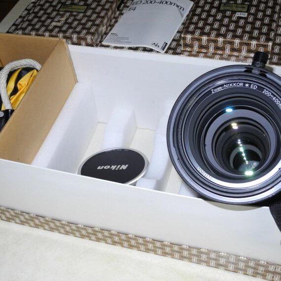 Nikon 200-400mm f4 Zoom Nikkor * ED  AIs lens Sold with: Original  Box,caps,case Mint- / SOLD