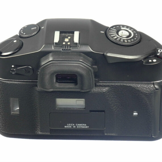 Leica R8 black camera Cat# 10081 sold with box Mint- / free shipping (USA)