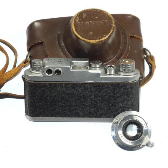 Honor S1 Silver Camera with 4cm F2.8 Zuiko lens with original case RARE Ex++