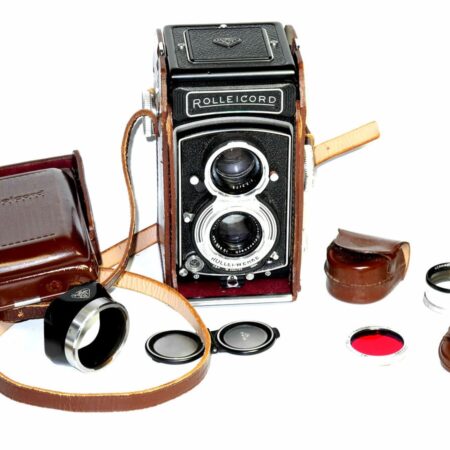Rolleicord Vb (Type 2)  W/ 75/3,5 Xenar  white face with Rollei case,hood & filter Ex++ / SOLD