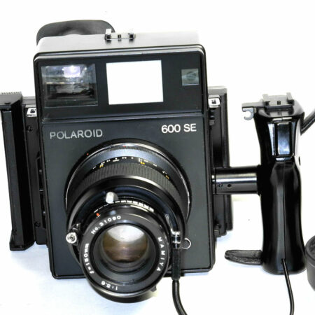 Polaroid 600SE Professional Pack w/ MAMIYA 150mm f5.6 Lens. Mint-