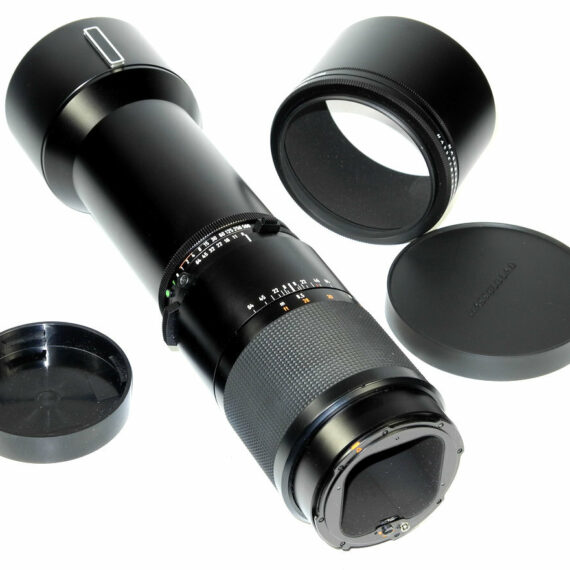 Hasselblad 500/8 Tele-Apotessar  CF T* w.Hasselblad hood and  Leather case Mint-