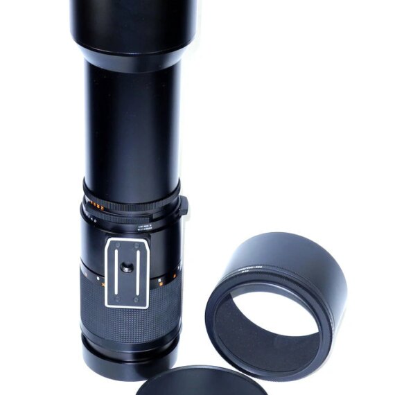 Hasselblad 500/8 Tele-Apotessar  CF T* w.Hasselblad hood and  Leather case Mint-