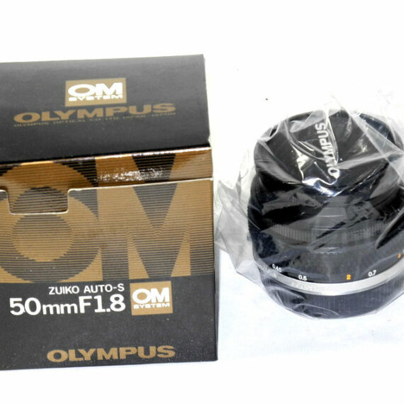 Olympus OM Camera Outfit: With 2 OM cameras & 6 lenses & with finder plus case Mint/- / IN Stock