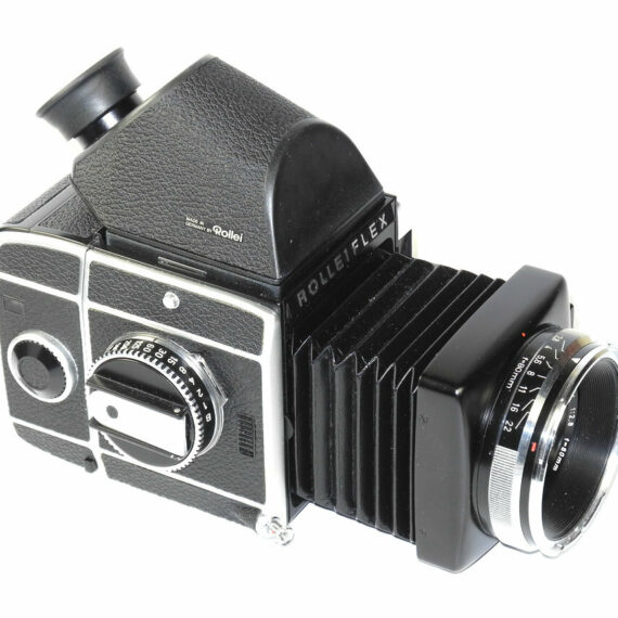 Rollei SL 66 camera with Rollei 80/2,8 planar lens, Rollei prism finder, Extra backs  in system case Ex++/Mint-