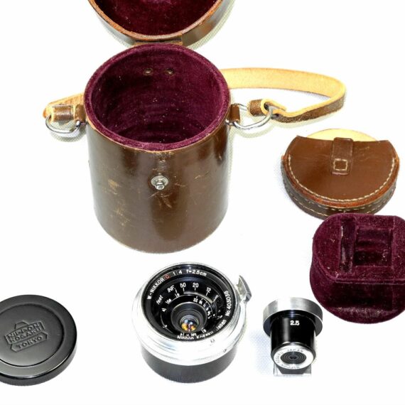 Nikon 2,5cm f4 W-Nikkor-C with Nikkor 2,5cm viewfinder with original case & caps Mint- / SOLD