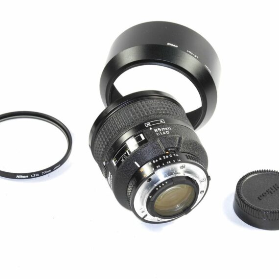 Nikon 85mm f/1.4 D  AF Nikkor  A/M Lens with Nikon Filter & HN-31 hood Mint- / Free shipping