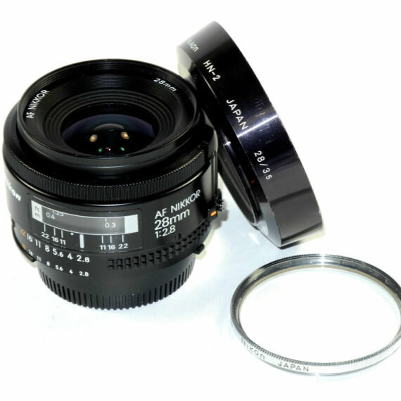Nikon 28/2,8 AF Nikkor with caps,metal hood and filter Ex++
