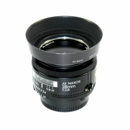 Nikon 28/2,8 AF Nikkor with caps,metal hood and filter Ex++