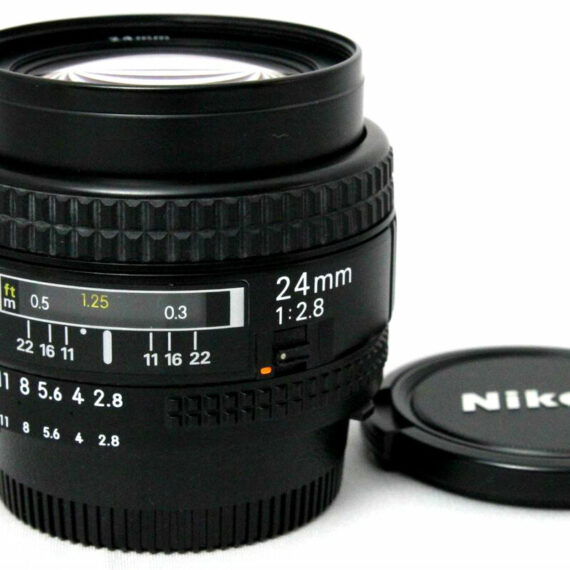 Nikon  24/2,8 AF Nikkor  with hood and filter Ex++