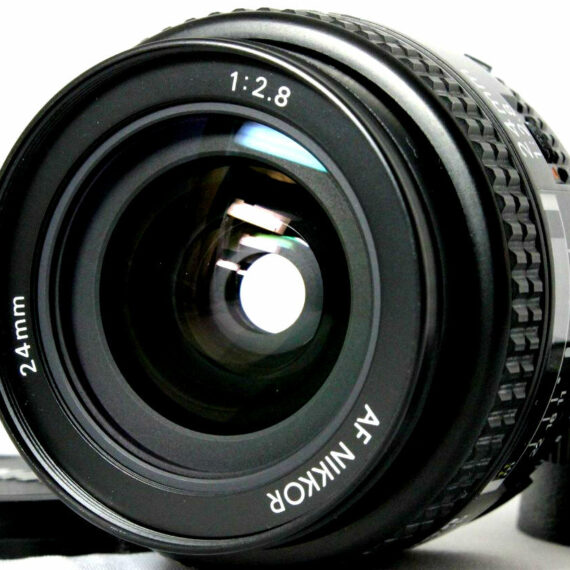 Nikon  24/2,8 AF Nikkor  with hood and filter Ex++
