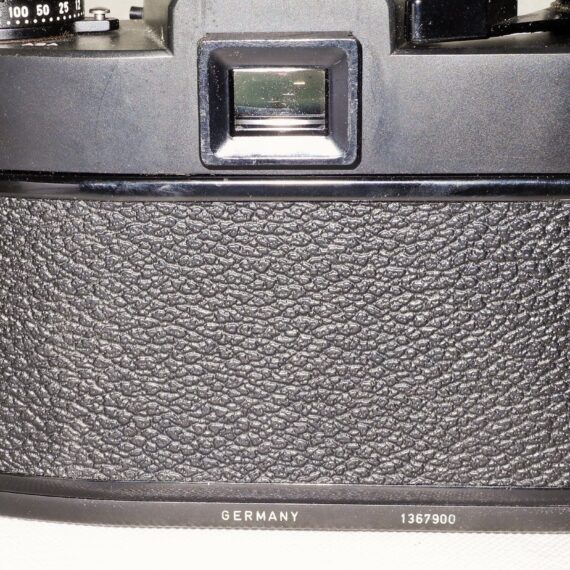 Leicaflex  SL camera black chrome camera Sold with Leica 50/2 Summicron-R lens,Leica case & box Ex+/++ / Free Shipping (USA) / ON HOLD