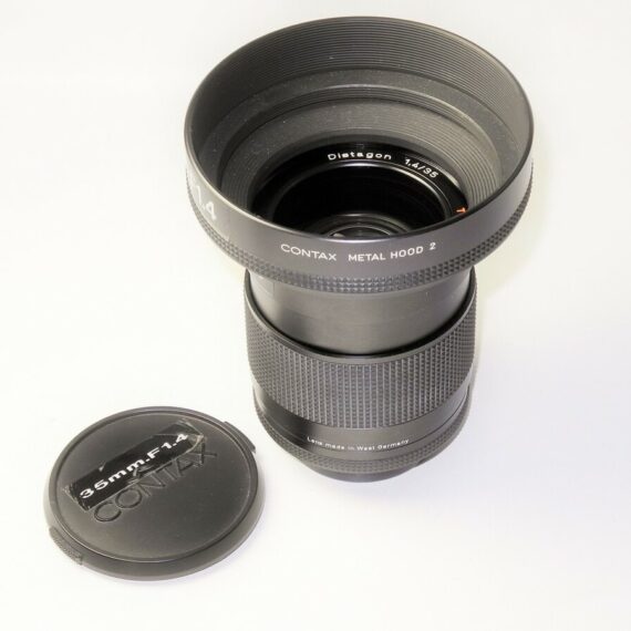 Contax 35/1,4 Zeiss Distagon T*  MM Lens with Metal hood Made in Germany  Mint-