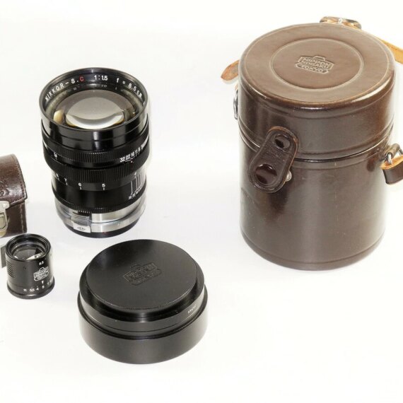 Nikon 8,5cm f1,5 Nikkor-S-C Black Rangefinder "C"lens with hood,caps & finder,case Nice Mint- /sold