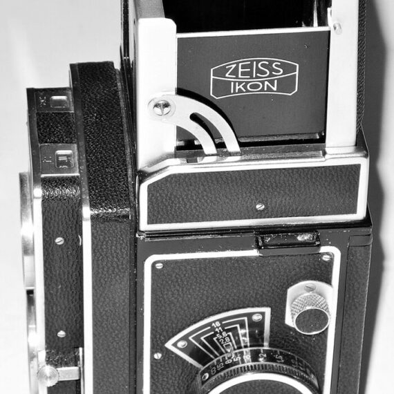 Zeiss Ikon Ikoflex III 853/16 TLR W/8cm f2,8 Tessar lens Ex++/Mint-