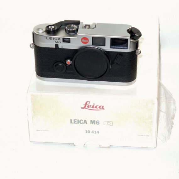 Leica M6 Chrome Classic "PANDA "  0.72 Mag.with box Mint/-  /SOLD