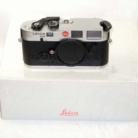 Leica M6 Chrome Classic "PANDA "  0.72 Mag.with box Mint/-  /SOLD