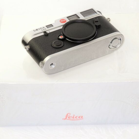 Leica M6 Chrome Classic "PANDA "  0.72 Mag.with box Mint/-  /SOLD