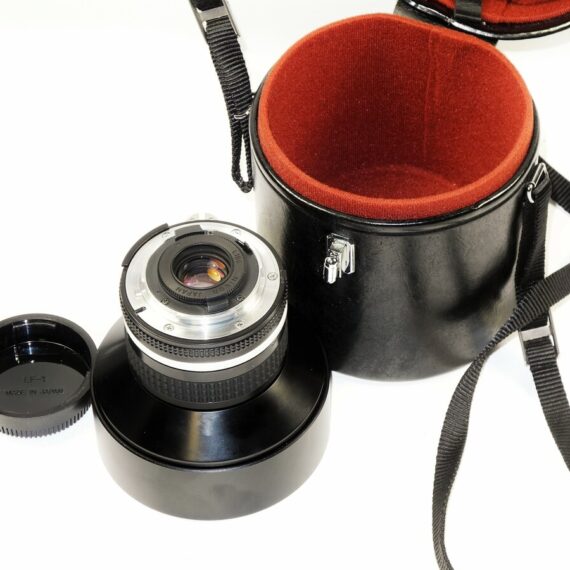 Nikon 15mm f3,5 Nikkor AIS with caps & lens leather case Mint-  / Free shipping (USA)