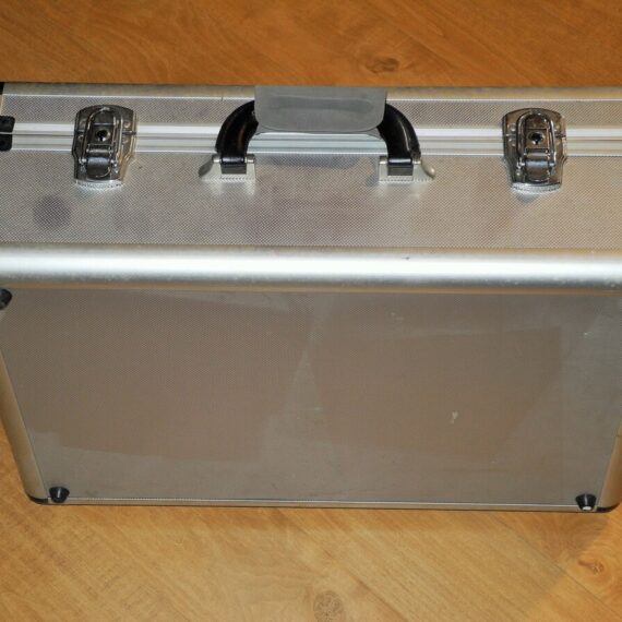 Hasseblad 500 C/M Camera  set with 50mm,150mm,250m CF lenses, filters,grip, pro-shade in metal case Ex++/Mint- / SOLD