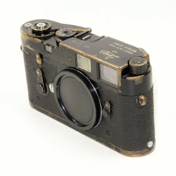 Leica M2 black paint original camera (circa 1960 ) Ex / User condition Brassy & Rare ! Call or Email for more info.
