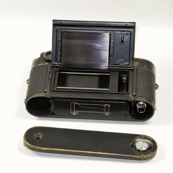 Leica M2 black paint original camera (circa 1960 ) Ex / User condition Brassy & Rare ! Call or Email for more info.