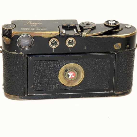 Leica M2 black paint original camera (circa 1960 ) Ex / User condition Brassy & Rare ! Call or Email for more info.