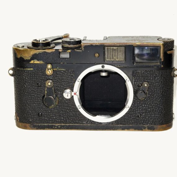 Leica M2 black paint original camera (circa 1960 ) Ex / User condition Brassy & Rare ! Call or Email for more info.