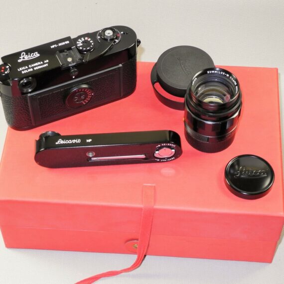 Leica MP3 LHSA SPECIAL EDITION BLACK PAINT Set Cat # 10318 Mint/ L.New- / SOLD