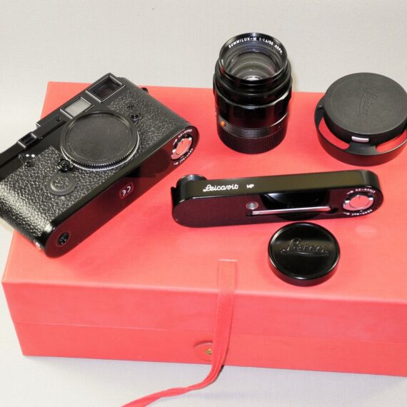 Leica MP3 LHSA SPECIAL EDITION BLACK PAINT Set Cat # 10318 Mint/ L.New- / SOLD