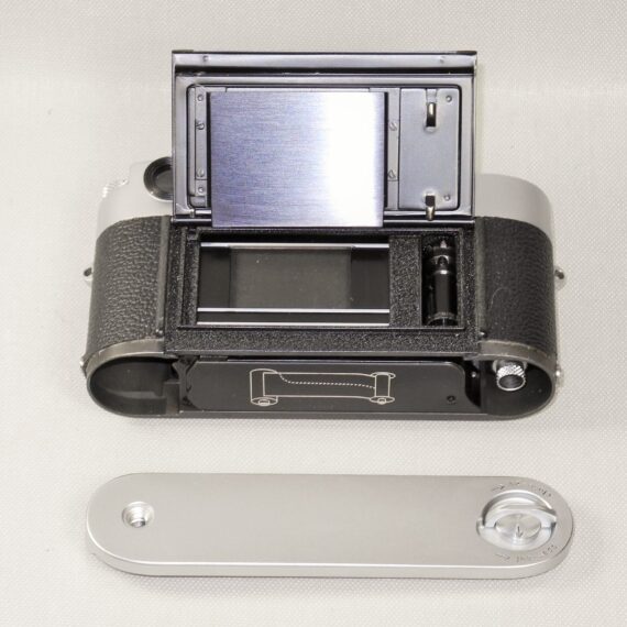 Leica M3 Single Stroke (1960) with Leica 50/2 Summicron- Dual Range(1962) Ex+/++ / SOLD