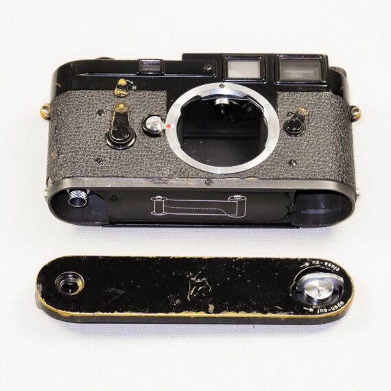 Leica M3 black paint single stroke camera with box, Leather case, manual (recently overhauled) Ex+/Ex++ /SOLD