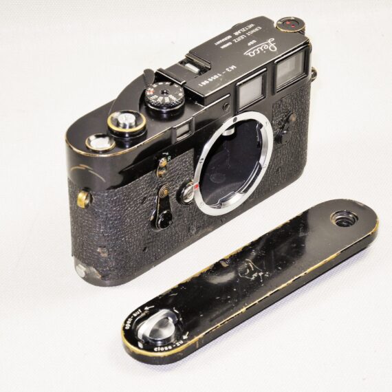 Leica M3 black paint single stroke camera with box, Leather case, manual (recently overhauled) Ex+/Ex++ /SOLD