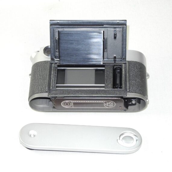 Leica M4 Chrome camera Ex++/Mint- /SOLD