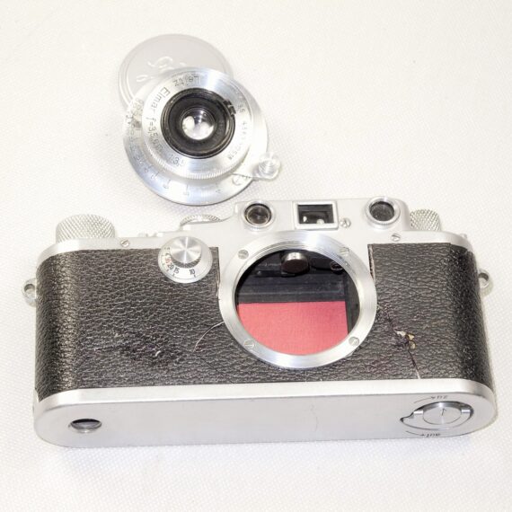 Leica IIIc Red curtains with Leica 35/3,5 Elmar Ex+/ SOLD