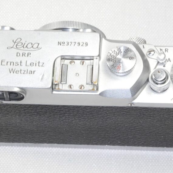 Leica IIIc Red curtains with Leica 35/3,5 Elmar Ex+/ SOLD