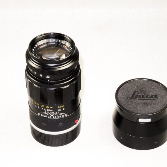 Leica 90/2,8 Elmarit black "Wetzlar" lens (1966) with hood and caps Ex+/++